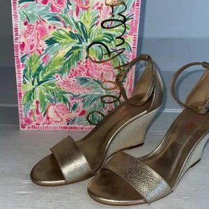 LILLY PULITZER Textured Gold Metallic Leather Ankle Strap Wedges Espadrille 7.5